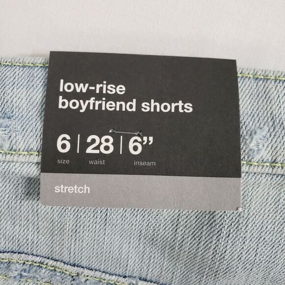 Mossimo Womens Shorts Size 6 Low Rise Boyfriend Light Wash Button Fly Distressed - Picture 6 of 8